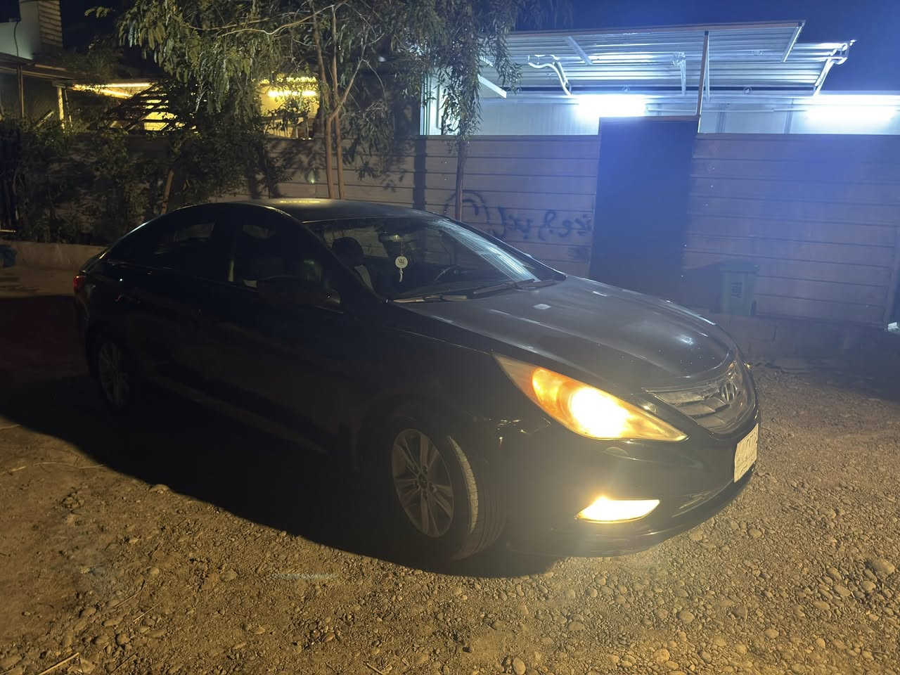 سوناتا للبيع 2013 امريكي سياره بيه نقوصات سياره بنيد وقماره وصندوك جاردات وبيه صوت رواجز 
***********
