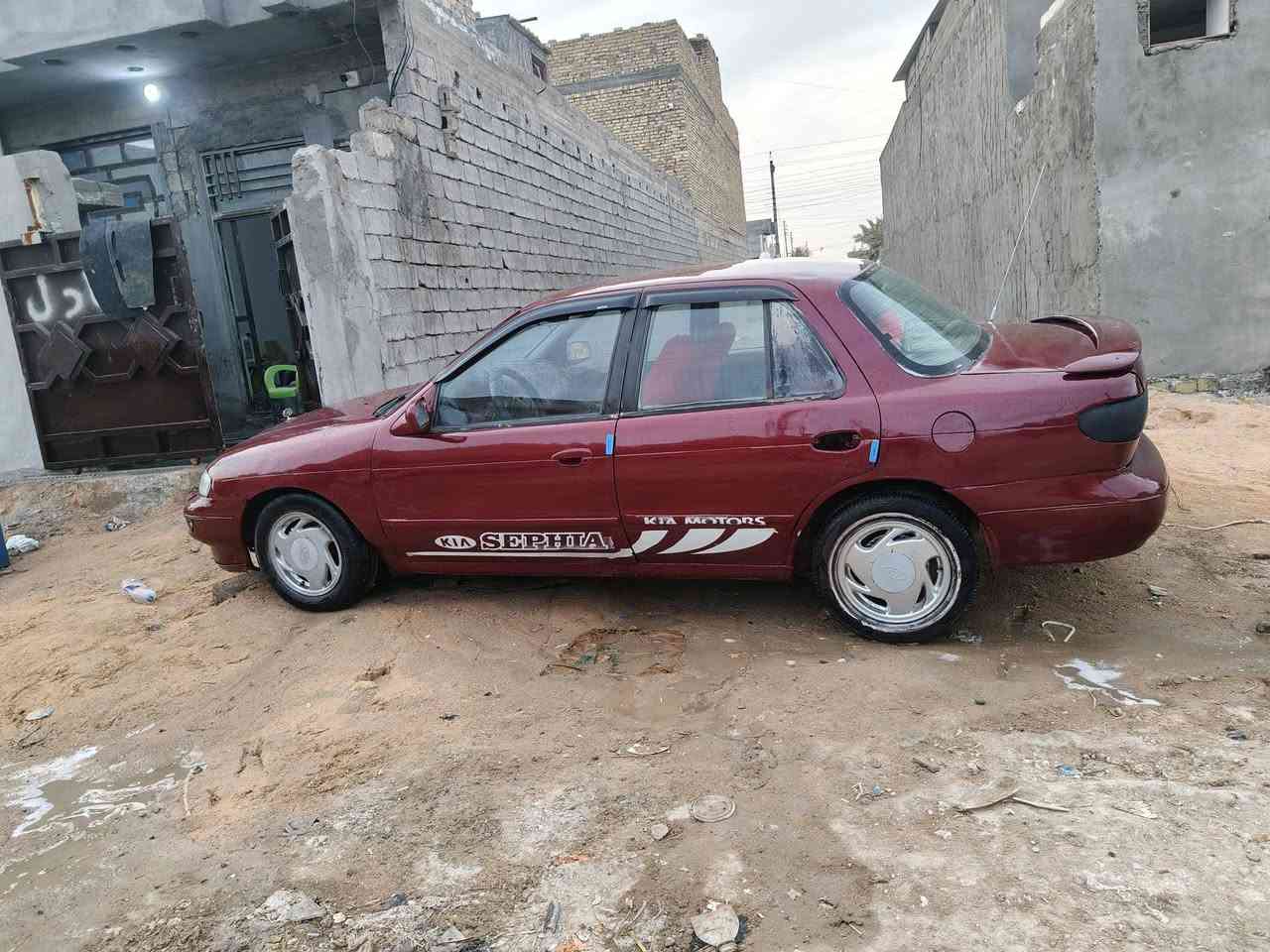 السلام عليكم سياره سيفيا موديل 95 رقم بغداد انجليزي دولي صدر جديد مكينه وكير خير من الله 
السنوية لغايه 28 السعر 30 وبها مجال عنواني ابو غريب الحصوه النصر والسلام الاتصال على الرقم ***********
***********
