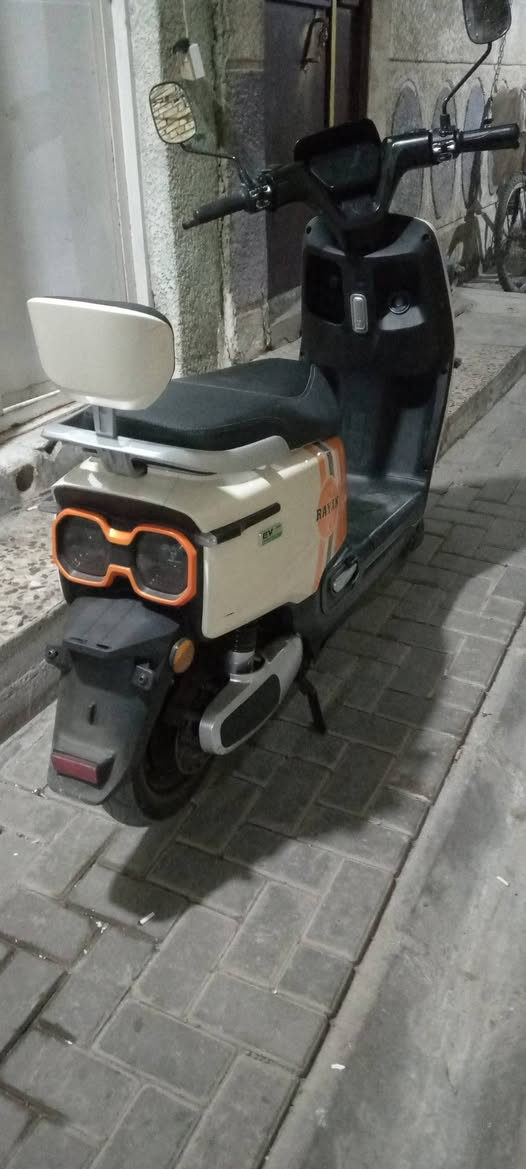 دراجه الريان أم عيون كامله فقط فطر من من اليسار السعر ٧٥٠.)(بغداد الصدريه )(***********)
