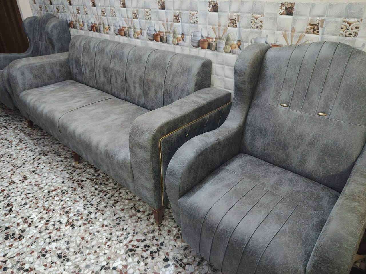 السلام عليكم تخم 10مقاعد للبيع سعره 400 وبي مجال العنوان بغداد الحرية رقم الهاتف/***********
