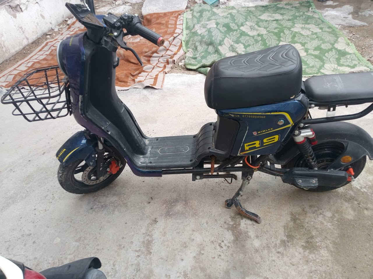 السلام عليكم دراجه شحن ار 9 البيع الدرجه كله شغاله سويج بطاريات جدد السعر 250 أو  مجال رقم الهاتف ***********
