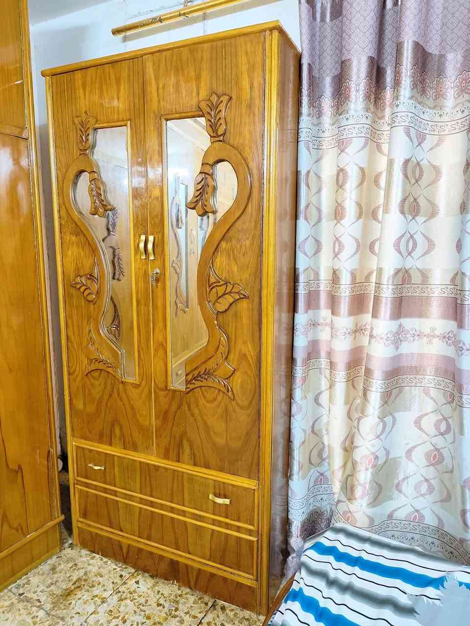 غرفة نوم للبيع تسكام صاج داخل وخارج ضهر جرجوبة 5 ملم مابيها اي ضرر استخدام قليل جدا  مكاني حلة شارع 80 قرب مدينة ألعاب ارض بابل باقي التفاصيل اتصل ***********
