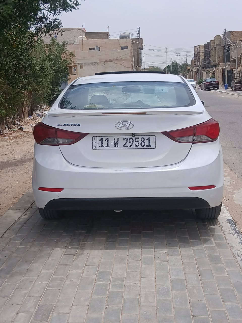 السلام عليكم سياره نوع النترا 2015خليجيه سياره جاهزه مكينه كير حداديه تخم تاير تبريد كله مكفول مكينه 1800دوش تبريد قطعتين مرايات شفط شاشه كامره حساسات خلفيه منضومه زنون سياره بيه قطعتين كلير بدون دواخل بدون معجون /السعر/113بيه مجال /العنوان/كربلاء/رقم الهاتف/***********
