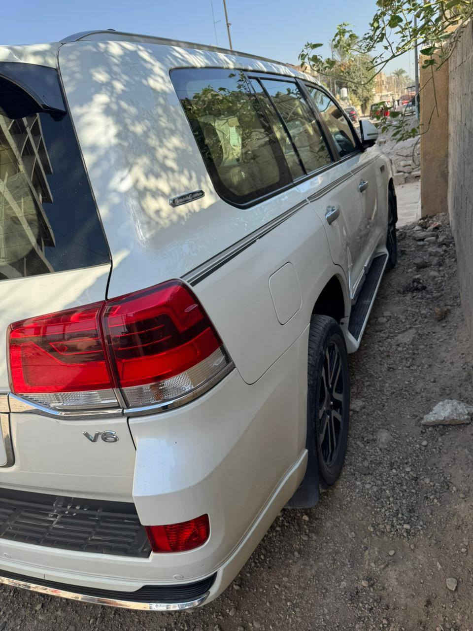 لاند كروز موديل 2019 ماشيه 117 للبيع
***********
