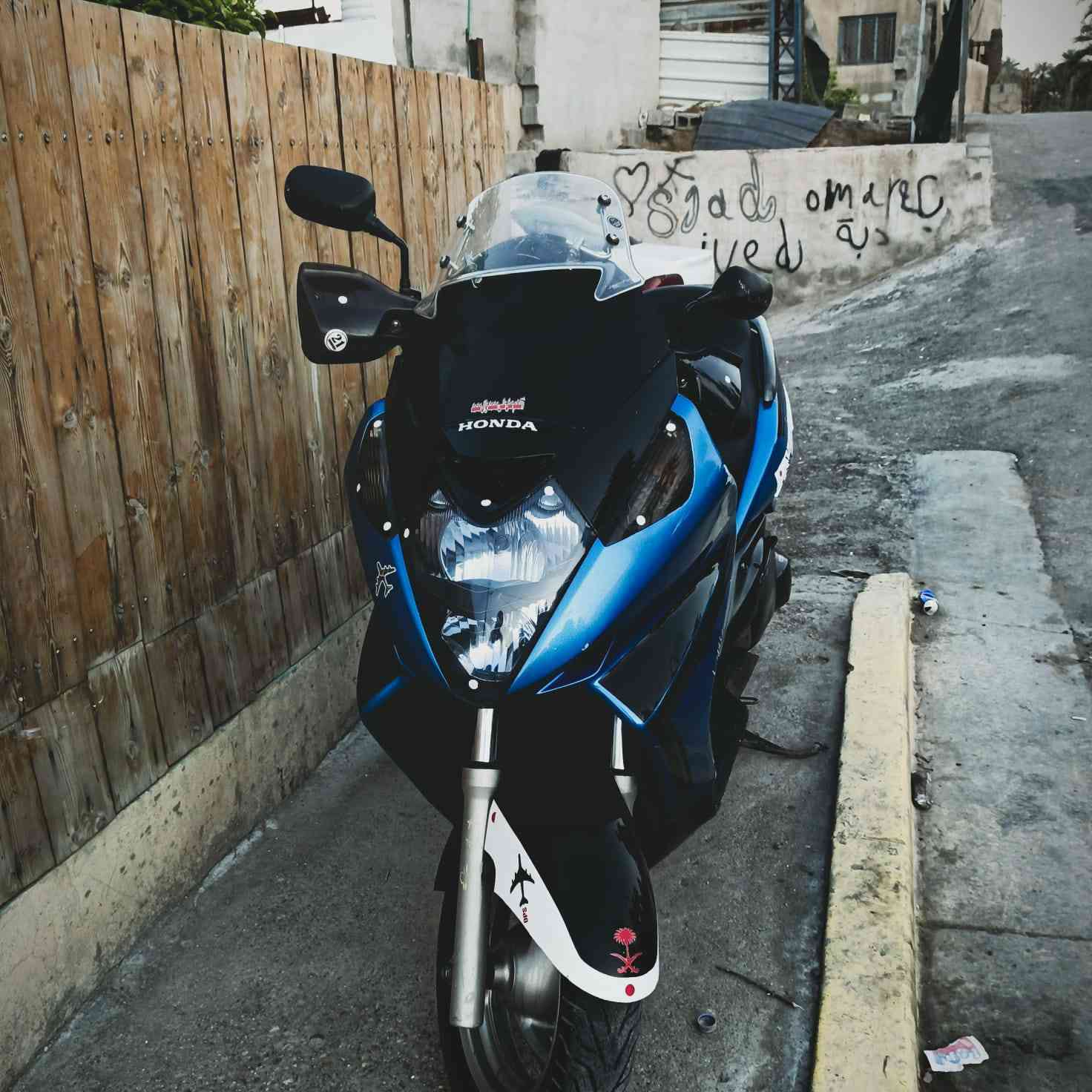 سلام عليكم سلفر ونج للبيع مكينه 
(600لون بلاد مميز)دراجا كفالا لا تنقيص لا تبخيرمي اخضر بانزين كلا محسن دهن اصلي  خير من الله أدامه جديده دراجه مثل ما كدامك مثل ما تجي شوفها صور ضالمتها بل واقع احلا جديده كشي ما عوزها الله شاهد صالنصه لبلاد موجود كهربائيات كلها شغالا
 سعرها ١٨وبيها مجال الطيبين  مكانها زعفرانيه 
***********
