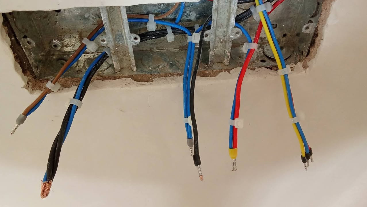 ⚡ كهربائي منازل بأسعار مناسبة ⚡
🔧 تأسيس وتنفيذ جميع الأعمال الكهربائية
🏠 تأسيس كهرباء المنازل – الشقق – المحلات
نقدّم خدماتنا في:
1️⃣ توزيع نقاط الإنارة 💡
2️⃣ توزيع إنارة الواجهة 🔌
3️⃣ توزيع المكيفات ❄️
4️⃣ توزيع نقاط الستلايت 📡
5️⃣ توزيع نقاط السخانات 🚿
6️⃣ عمل السراكت ⚙️
📞 للاستفسار:
***********
