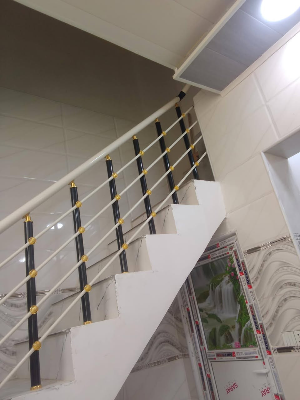 بيت ٥٠متر لبيع حي النداء قرب شارع مجمع بيني علئ٢٠ خلف مجموعة الزر في رقم للموبيل ***********
