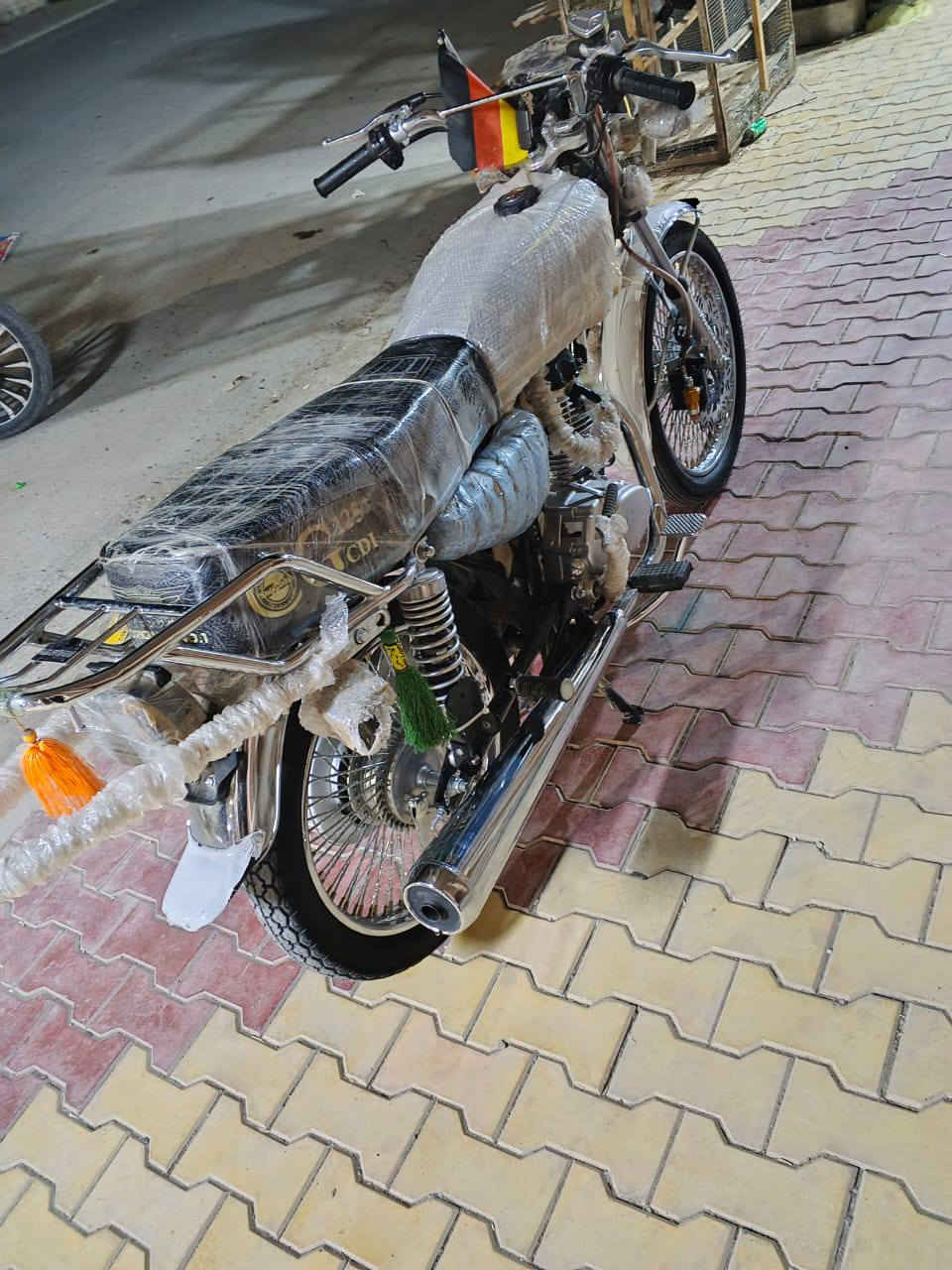 السلام عليكم شباب
دراجه نامه شمالي موديل 2025جديده شرط 
تجي تكلب وتفحص بعدهاا جديده حيل وانضف من الصور 
عليها صلنصه شيرازي ام النجمه بعدها وكاله 
سعرها 750 (مكاني صلاح الدين قضاء الدور 📍) 
الشراي يجي يكلب ويفحص يشلع عيوني 
#الجميع


**إذا كنت صاحب هذا الإعلان وتريد حذفه لأي سبب، رجاءا أرسل رسالة إلى الدعم الفني**