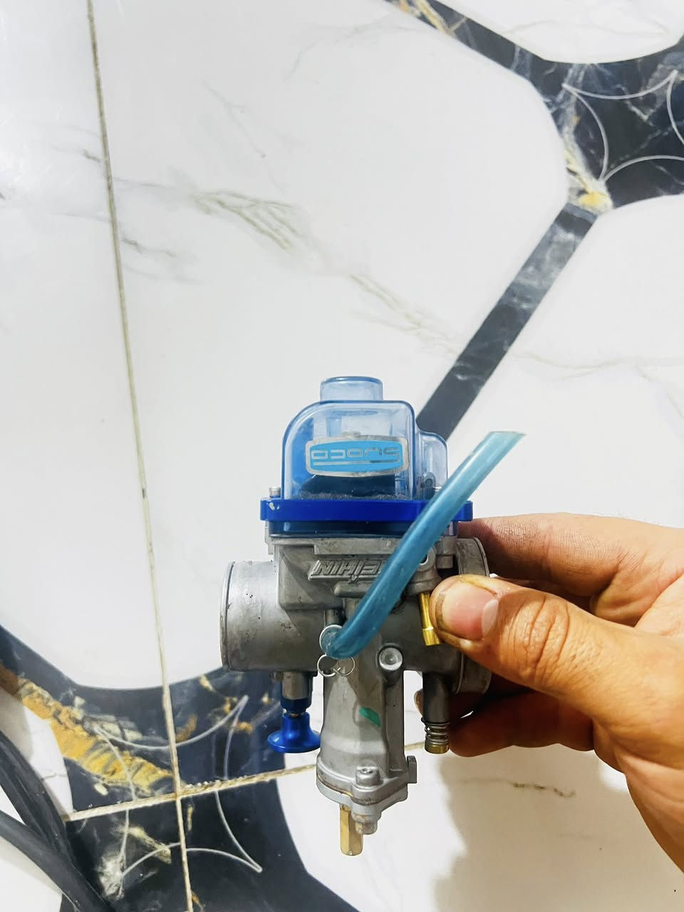 للبيع كابريته قفاز. حجم 28 ما مستعمله  دوم السعر خاص


**إذا كنت صاحب هذا الإعلان وتريد حذفه لأي سبب، رجاءا أرسل رسالة إلى الدعم الفني**