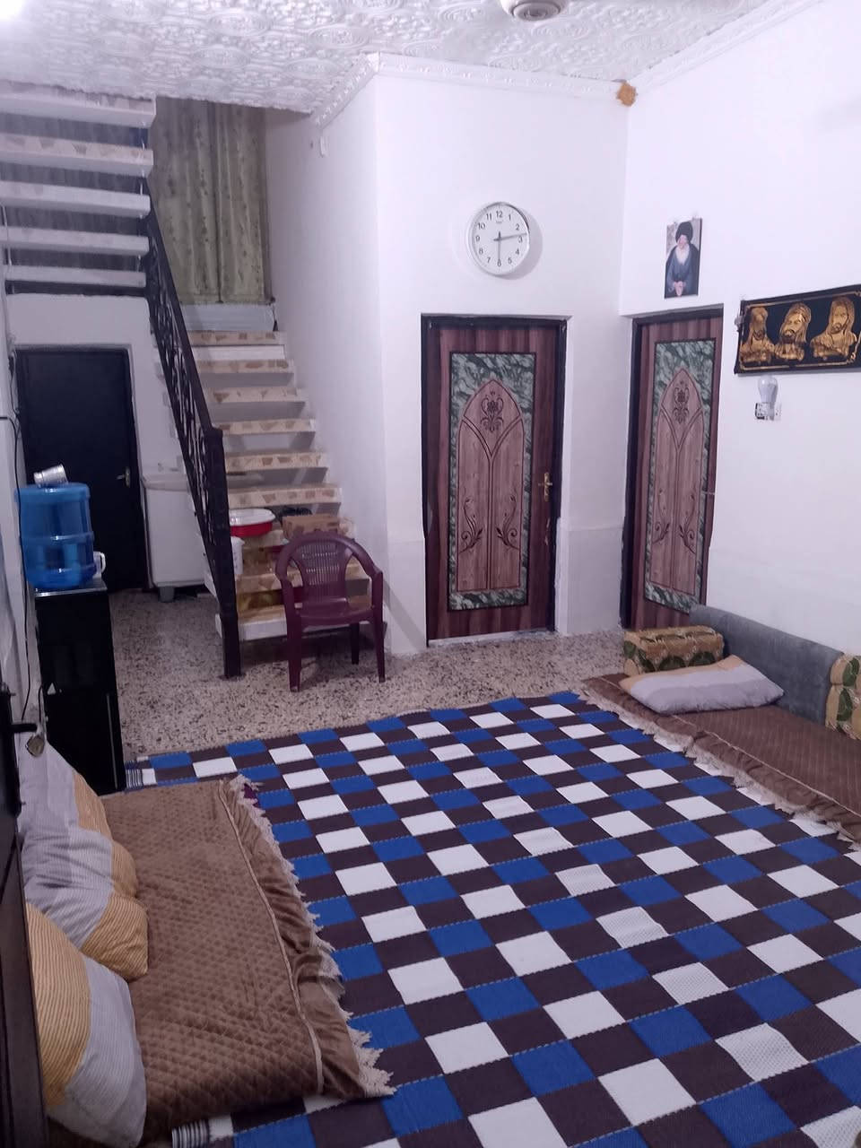 بيت للبيع زراعي المساحه 190 خنيطله نهايةشارع الكراج  بناء نظيف ثرمستو عگاده بي رباطات متكون من
غرف 2 
مناور وترك 
صاله وديوانيه وساحه وكراج سياره ب90 وبي مجال 
البيت قريب من ماركت الصادق استفسار اتصل وتدلل *********** انور
*********** ابوطيبه
