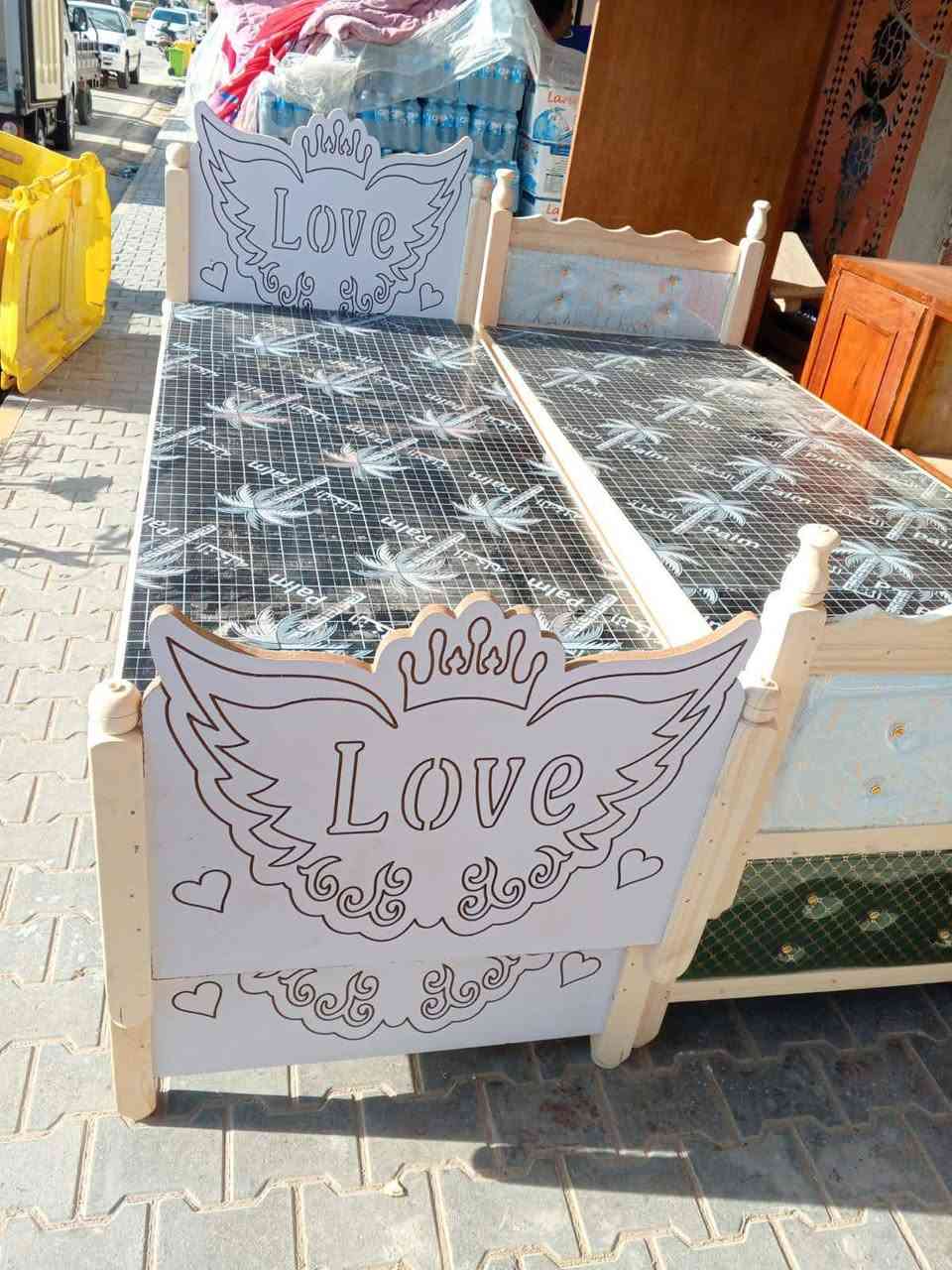 🛏️ يتوفر لدينا جرابي نفر واحد
🧵 شغل تزكام درجة أولى ✅

🔸 متوفر أيضاً:
🪵 جراجيب خشب
🚪 أبواب
🧳 كناتير
🍽️ بوفيات
👟 جزامات أحذية

📍 العنوان:
كوت – حي الحكيم
📌 مقابل محطة مجاري الكوت
📌 مجاور سكلة عدنان الأمير

📞 للحجز والاستفسار:
*********** 📲
*********** 📲

🚚 خدمة توصيل داخل الكوت متوفرة ✅
