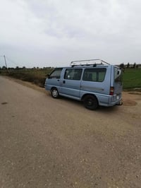 عندي هاي السياره ابلاديه كير عادي بيع او مراوس بسياره كير اوتماتيك لان...