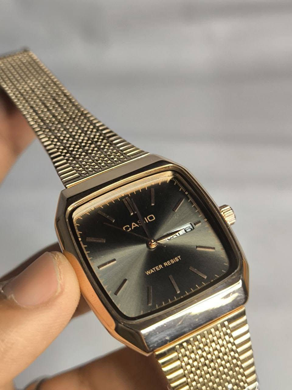 كاسيو Casio مميزة

تحفة فنية
لمحبي الرسمي وللذوق الراقي
مكينة كوارتز
ميناء اليض رسمي مميزة مزودة بمنفذ تاريخ شهري واسبوعي 
زجاج معدني مقاوم الخدش 
 مقاومة ماء وغبار
سير حصيرة مميز جدا 
القطعة مختمة بالكامل

⚠️ملاحظة متوفر  قطعة واحدة فقط 

السعر :- 30 الف ع اول تم  
للحجز والاستفسار يرجى مراسلة الصفحه عمارة, ميسان


**إذا كنت صاحب هذا الإعلان وتريد حذفه لأي سبب، رجاءا أرسل رسالة إلى الدعم الفني**