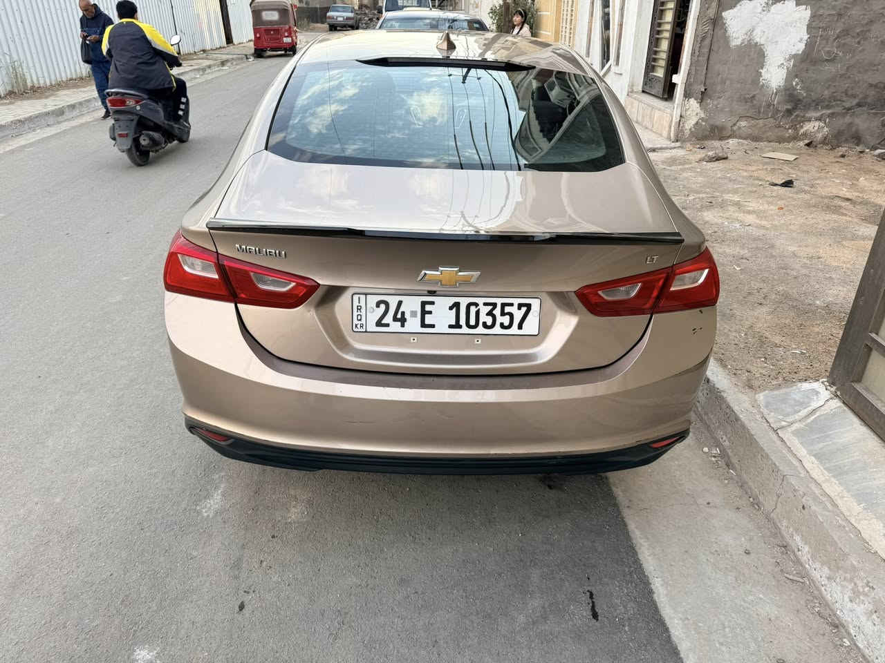 السلام عليكم ماليبو 2018 امريكي 
حادثه حافت البنيد فقط بدون دواخل 
وبيه جملغ امامي كلير فقط سياره جاهزه 
من كلشي محرك كير تبريد صدر كله جديد 
بسمي تريد تحويل تريد وكاله رقم دهوك 
موصفات السياره 5 بصمات كرسي كهرباء 
سياره جديده وبلعافيه على ياخذها محرك 1600 تيربو رقمي *********** مكان السياره بغداد الشعب او الثعالبه السعر 96 وبيه مجال
