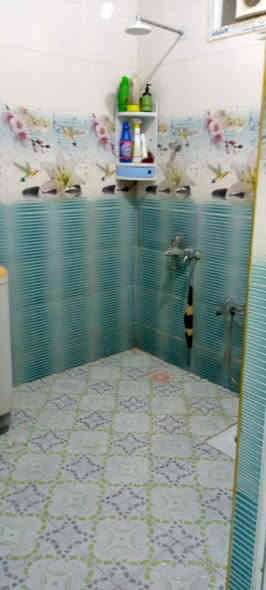 بيت زراعي مقابل هيئة الزهراء ثامن بيت عن شارع النخيل ١٢٥متر مربع غرفتين وصالة واستقبال ومطبخ وصحيات بناء جناي السعر ٩٥مليون مع المجال او مراوس بعقار اخر للاستفسار مكتب سيد هاشم الذبحاوي للعقار الكوفة حي ميسان ركن شارع البوريات ***********واتساب نستقبل جميع العروض عرصات بيوت مشتملات راسلونا مع الصور على الواتساب اعلاه
