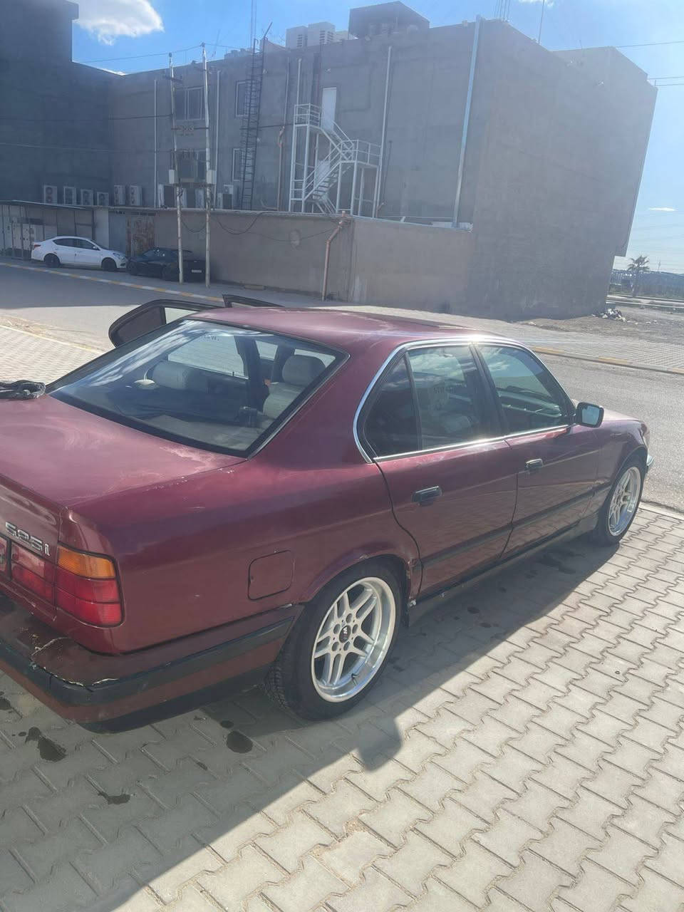 BMW 525i 1991  فقط للبيع
رقم دولي مشروع وطني – سنوية جديدة
بلاديه بدون قطرة صبغ ودگة جاكوج
بدون حادث
مكينة 8 سلندر وكير خير من الله
تبريد ثلج تدفئه شغال 
ويلات 17 وتخم تاير جديد
السياره ادامه كامله من الرقم للرقم ميحتاج لها مصرف ترايك منا البصره شرط التحويل والغرامات
💰 السعر 60$ 
مكان السيارة صلاح الدين تكريت للاستفسار اكثر تفضل خاص او الاتصال ع الرقم ***********
*********** واتس تكريت, صلاح الدين
