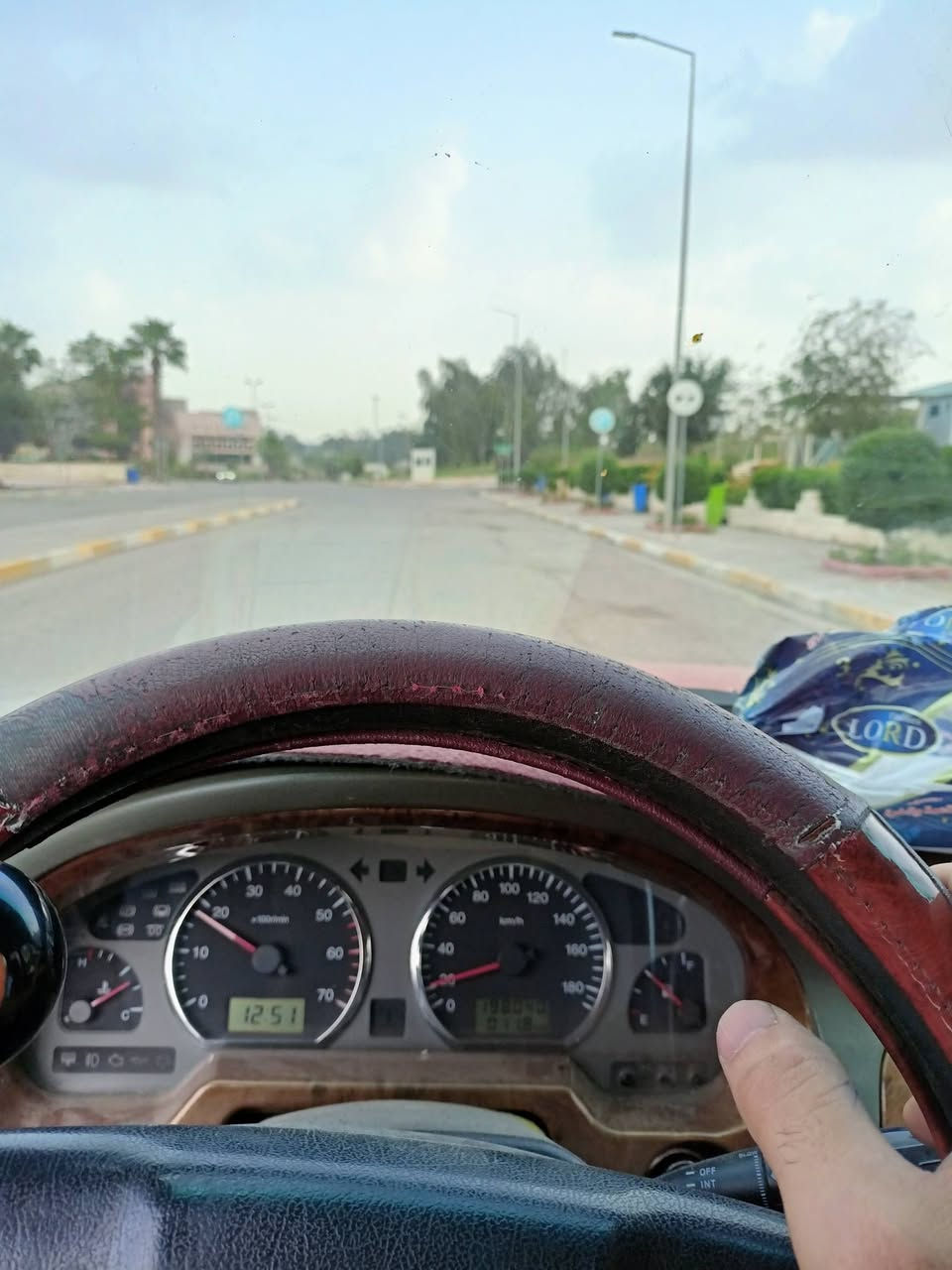 السلام عليكم بيكم دير ٢٠٠٩ رقم اربيل هزة ٢٠٢٦
بدون صبغ او ضرر السيارة جاهزة تبريد تدفئة كنترول +تشغيل عن بعد مكفولة كفالة عامة 
مكاني الموصل ***********
***********
