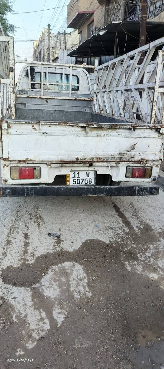 السلام عليكم كيا موديل ١٩٩٤ مكفوله شاصي اكسن وكير محرك السياره خير من الله السعر 38$وبيها مجال بسيط بغداد الحرية ***********
