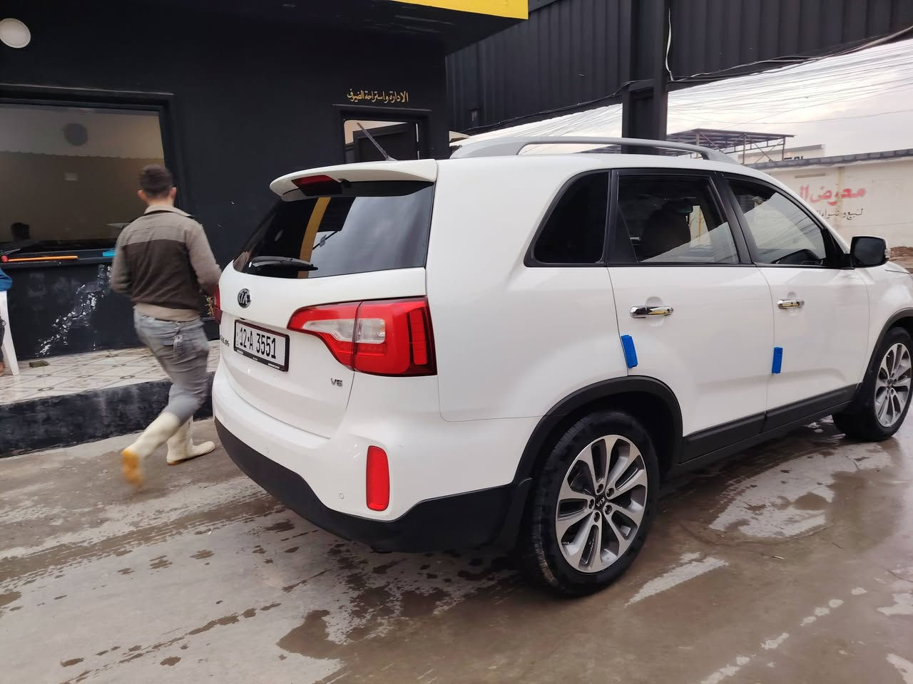 السلام عليكم 
سورنتو موديل2014 خليجي 
ماشية 144الف 
بانوراما 
محرك 6 سلندر 
راكب 7 
 الموصل  
السعر ٢٠٠ ورقة و بيه مجال 
***********
