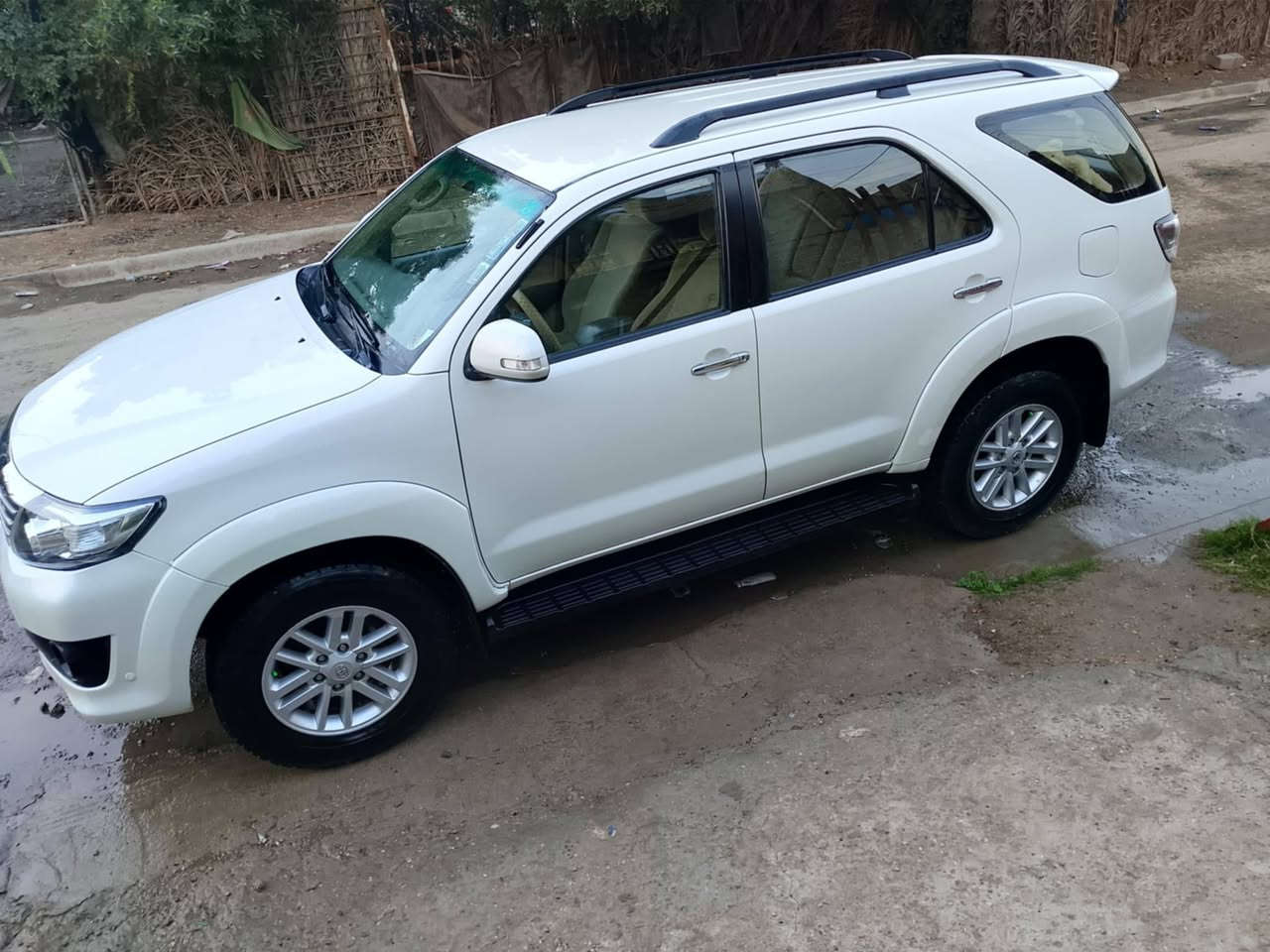 السلام عليكم 2012 رقم بغداد العنوان بغداد سياره حلوه وجديده***********
