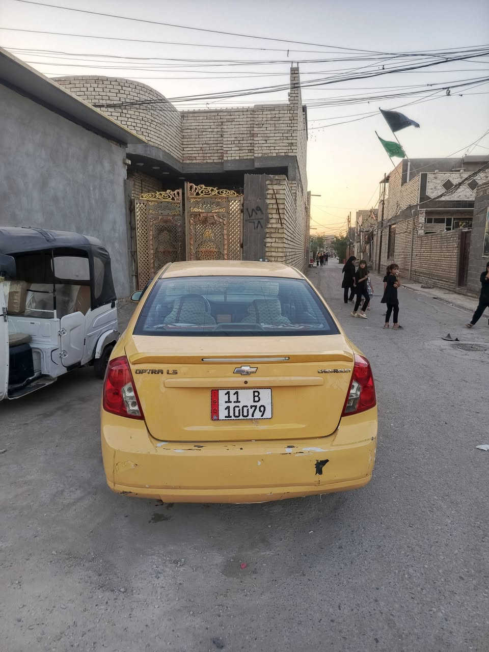 شيفرولية اوبترا ٢٠١١
الشركه العامه لون اصفر بلادي لا صبغ لا معجون 

مكفوله من الضربه

الكير والمكينه خير من الله

التبريد ثلج 

هزه جديده

مصفره هيئه وغرامات

رقم بغداد

بيها رصعات بسيطه

ب ٦٩ وبيها مجال قليل 
السياره بأسمي تحويل ثاني يوم
***********
