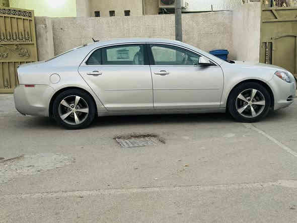 السلام عليكم 
ماليبو 2011 رقم شمالي بأسمي تحويل ثاني يوم 
هزه وسنويه جديده رقم جديد
سلندر 4
مكينه 2400 
تحكم ستيرن 
كروز سرعه 
شاشه كار بلي 
داخل اسود 
كشن سايق كهرباء 
كشن مخمل لونين اسود ورصاصي 
مكينه كير مكفول
تبريد ثلاجه  
السياره كلش نظيفه الله شاهد مال بيت بالعافيه عل ياخذها 
عدة صندوق متكامله سبير + جك اني مشتريهن جديدات بعدني ما مستخدمهن + طفايه 
السونار مرفق ويه الصور بالمنشور  
العنوان : بغداد حي الاعلام 
السعر : 85وبيها مجال كلش بسيط 
هاتـف : ***********
