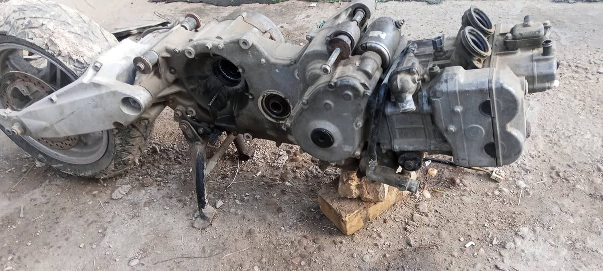 مكينه سكاي ويف 650 كامله كفاله عامه 
مي راديتر احمر ودهن امزويل كلش ناعمه باقي تفاصيل خاص سعر 300 وبيهة مجال


**إذا كنت صاحب هذا الإعلان وتريد حذفه لأي سبب، رجاءا أرسل رسالة إلى الدعم الفني**