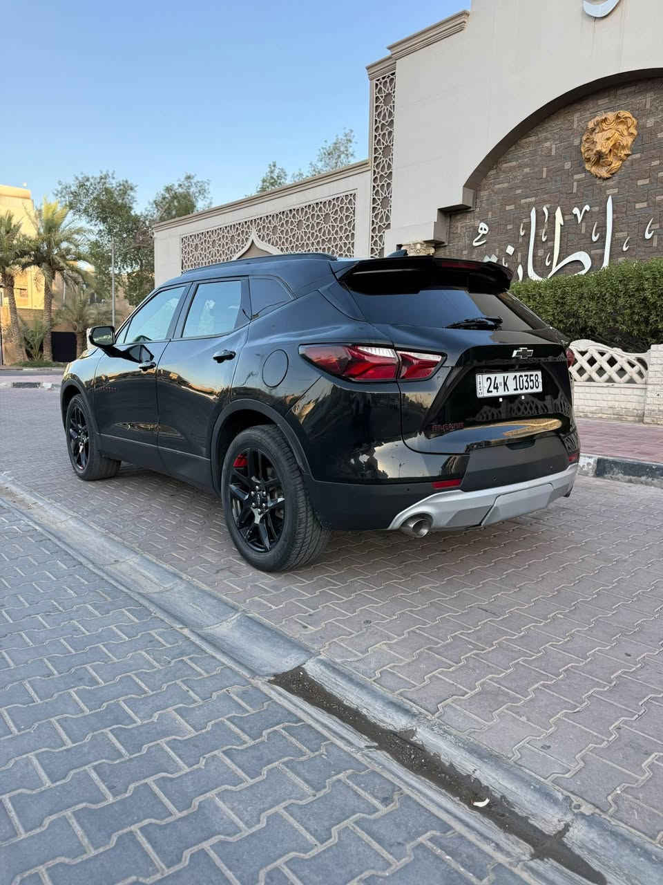#المركبة : شيفرولية بلايزر 2LT ستة سلندر
#الرقم : دهوك الرقم الحديث ( تحويل مباشر)

#المواصفات : 

▪️السيارة : #شوفرليت #بليزر 
▪️الموديل : 2021
▪️المحرك : 3.6L (ستة سلندر) 
▪️حجم الويل : ويل كب حجم 18
▪️لايتات زينون عالي وناصي مع حاجب LED
▪️بصمات عدد 4 للابواب مع بصمة تشغيل
▪️رادار امامي مانع تصادم
▪️حساسات الأنحراف عن المسار
▪️رادار جانبي (نقاط عمياء)
▪️حساس خلفي
▪️كشنات السيارة جلد اسود
▪️تحكم فول كهرباء لكرسي السائق
▪️شاشة الدشبول حجم كبير (ايباد)
▪️تبريد قطعتين امامي وخلفي
▪️جنطة كهرباء
▪️تشغيل عن بعد
▪️كامرة خلفية دوارة اصل
▪️سايد بريك دكمة
▪️سستم صوت
▪️تحكم ستيرن جهتين بلوتوث وحاكية وكروس سرعة وتحكم صوت 
▪️نظام ABS مانع انزلاق

السعر المطلوب : 17l0 ورقة مع المجال
 
الاتصال على :


**إذا كنت صاحب هذا الإعلان وتريد حذفه لأي سبب، رجاءا أرسل رسالة إلى الدعم الفني**