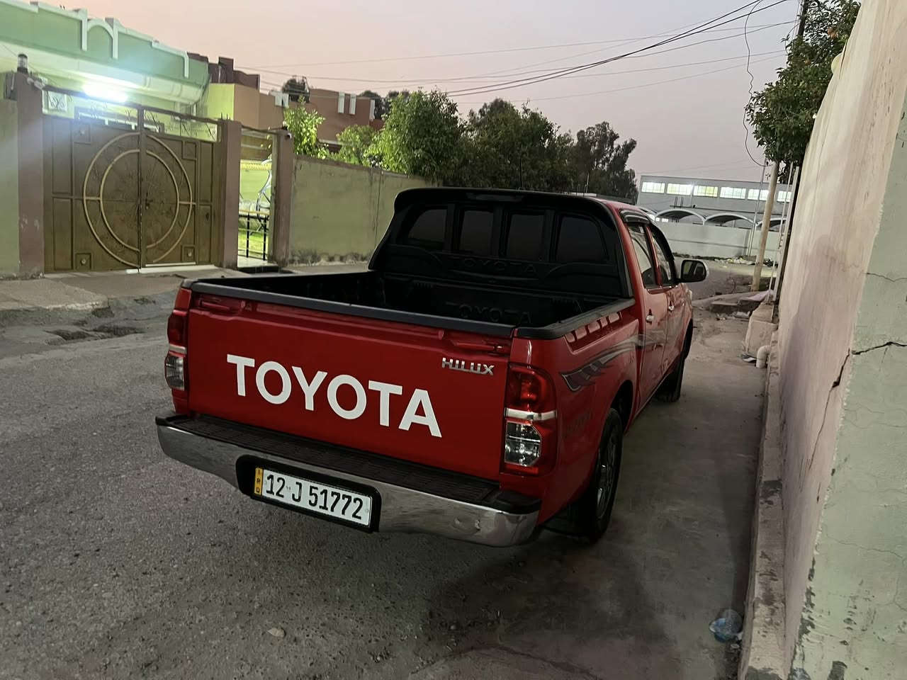 سلام عليكم 
بكم هايلوكس للبيع
موديل 2012
ضرر باب خلف سايق وشويه بل بودي 
كير ومحرك شرط 
تواير وصدر جدد 
السعر 170 وبيها مجال 
الرقم ***********
