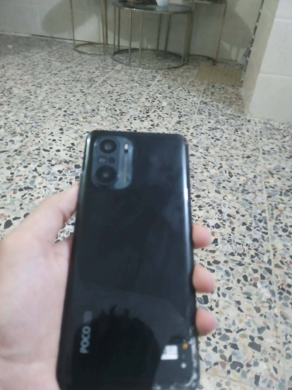 الشاشة: من نوع AMOLED بحجم 6.67 بوصة، تدعم دقة العرض (FHD+)، ومعدل تحديث سريع يبلغ 120 هرتز لتجربة سلسة.
بوكو 5g f3
الكاميرا الخلفية: ثلاثية العدسات؛

الأساسية بدقة 48 ميجابكسل.

عدسة واسعة بدقة 8 ميجابكسل.

عدسة ماكرو بدقة 5 ميجابكسل.

الكاميرا الأمامية: بدقة 20 ميجابكسل.

البطارية: سعة 4520 مللي أمبير، وتدعم الشحن السلكي السريع بقدرة 33 واط. ذاكره 256/11

نظام التشغيل والواجهة: أندرويد، مع واجهة مستخدم شاومي المخصصة. 

الشبكة: يدعم الاتصال بشبكات الجيل الخامس 5g

الحماية: الهاتف مزود بزجاج حماية من نوع Corning Gorill Glass 5 

المعالج: كوالكوم سناب دراغون 870 ثماني النواة (تكنولوجيا 7 نانو) والذي يقدم أداءً قوياً ومستقراً.  مبدل فقط شاشه أَصليه مو عاديه تجي وتفحه والظهر يتبدل ب 5 أَلاف للبيع سعر 150 وبي مجال مكاني نجف الأَشرف متواجد خاص رقم *********** فقط واتساب 
الشاشة: من نوع AMOLED بحجم 6.67 بوصة، تدعم دقة العرض (FHD+)، ومعدل تحديث سريع يبلغ 120 هرتز لتجربة سلسة.

الشاشة: من نوع AMOLED بحجم 6.67 بوصة، تدعم دقة العرض (FHD+)، ومعدل تحديث سريع يبلغ 120 هرتز لتجربة سلسة.
