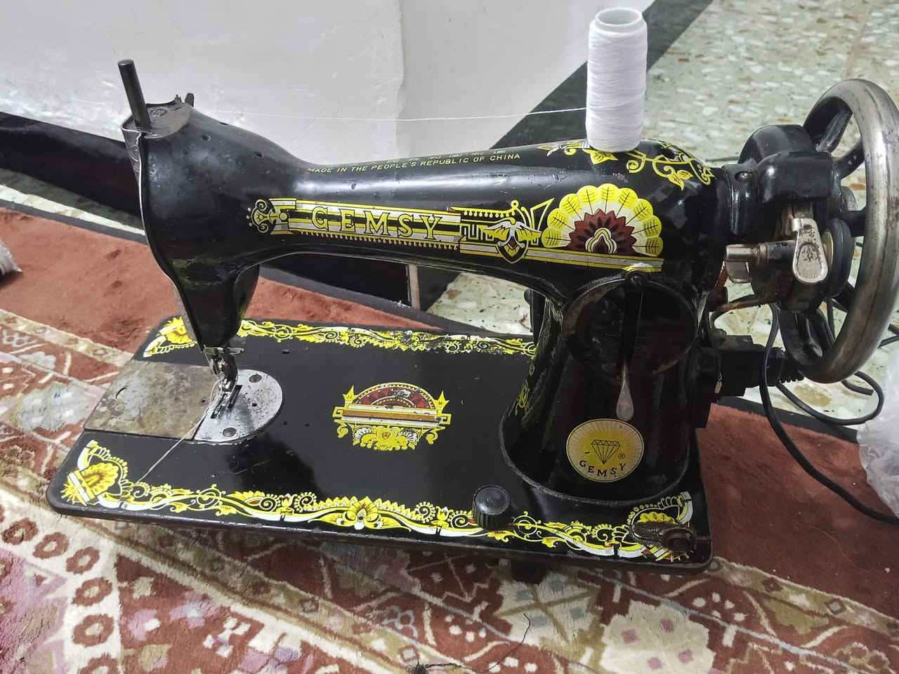 مكينه فراشة قديمه سعره 50.
*********** عنواني شعب
