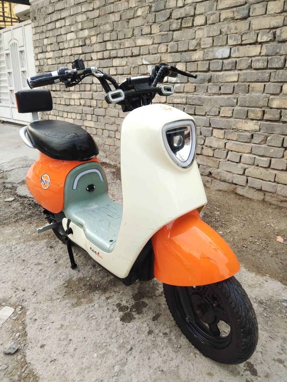 السلام عليكم دراجه شحن كسلاسك لون برتقالي دراجه نضيفه وكامله مابيه اي نقص وياه شاحنه وسويج وبصمه وكارت تشغيل NFC

السعر 275 وبيه مجال للطيبين 

العنوان بغداد 
***********
