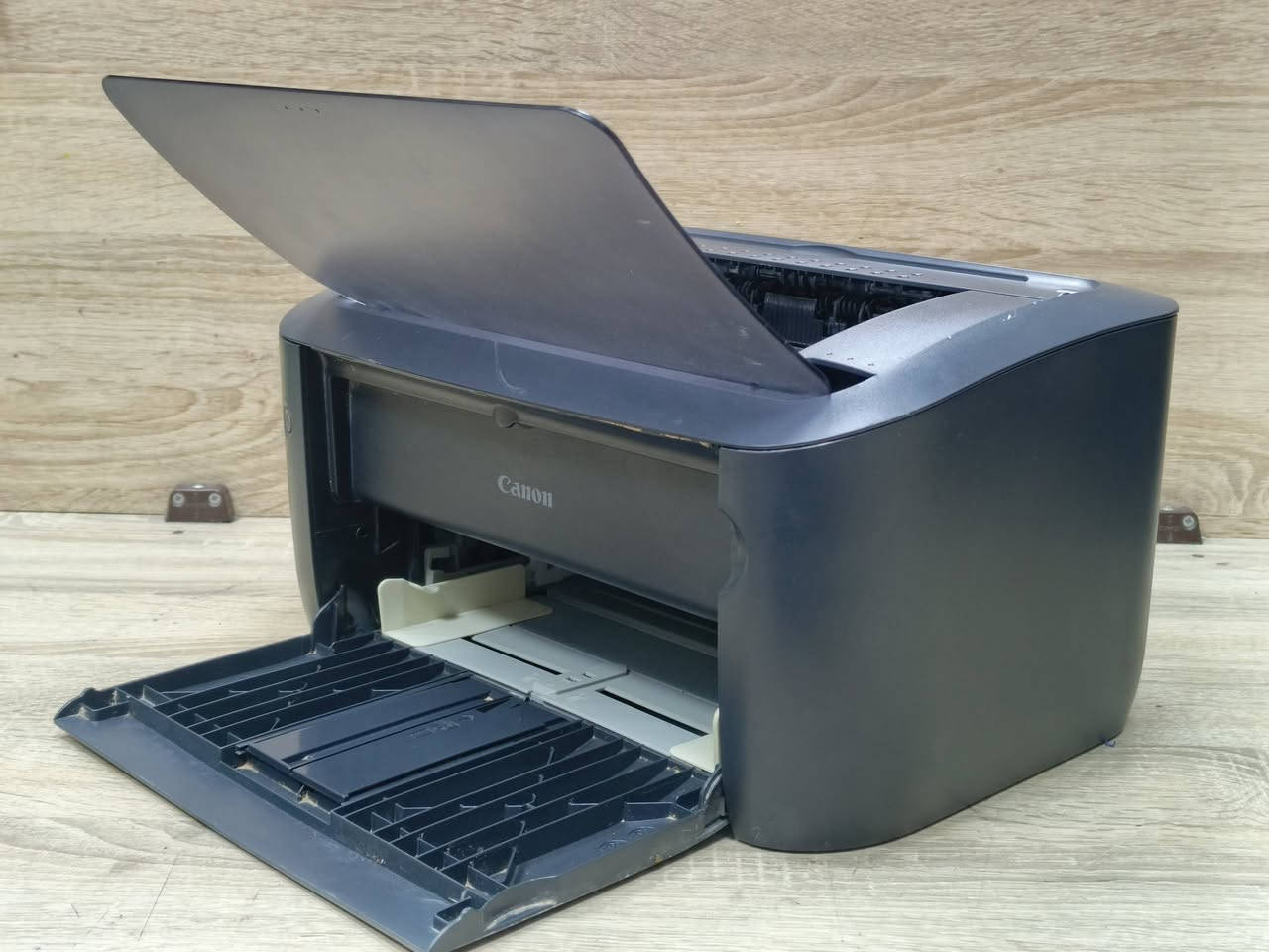 طابعة كانون موديل lbp 6020 مستعمل بحالة ممتازة سعر الحبر 10 الف تطبع 1600 نسخة نوع الحبر باودر سرعة طباعة 18 ورقة بالدقيقة وجه واحد 🚦سعر الطابعة 120 الف 🚦مع كاترج جديد وكيبل كومبيوتر وكيبل كهرباء وقرص تعريف للطلب *********** / *********** يوجد توصيل لكل المحافظات نسبة نظافة الجهاز 90% ضمان تشغيل وفحص...
#الصفوة
#طابعتي
