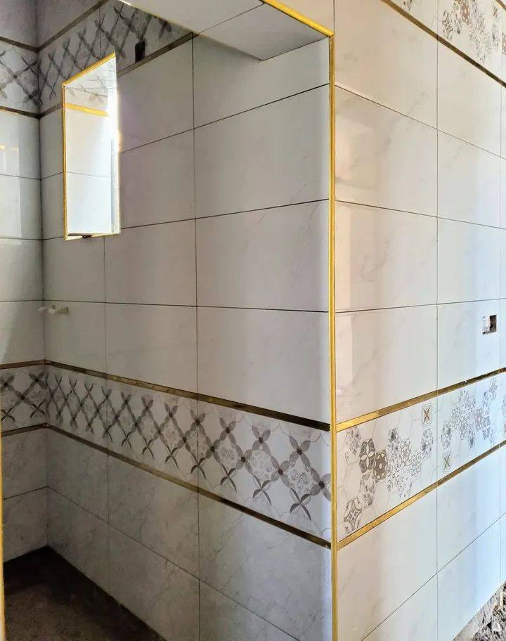 عندما تجعل الجودة غايتك ، سيطرق النجاح بابك دون استئذان
السلام عليكم اخوتي الكرام
شعارنا لسنا وحيدون ولكننا متميزون 
خلفات مصرية لتطبيق كافة أنواع السيراميك والبورسلين والكاشي والمرمر ، شغل فوق الممتاز وع الجضبان وبافضل دقة والتميز ، نتمني مساعدتكم بكل فخر لاخواننا ف العراق والمدينة 
للاستفسار : ***********
