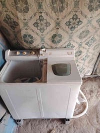 غساله هيتاشي نضيفه البيع السعر 90 وبيه مجال 07739654496