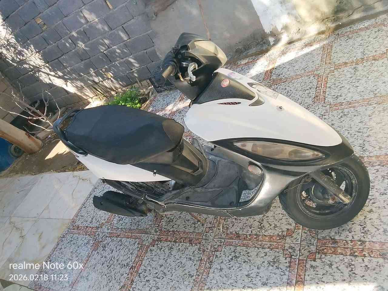 سلام عليكم جي فور البيع دراجه جاهزه سلف هورن لايت مكاني ناصريه قرب الاسكان صناعي سعر 250 وبيه مجال ***********
