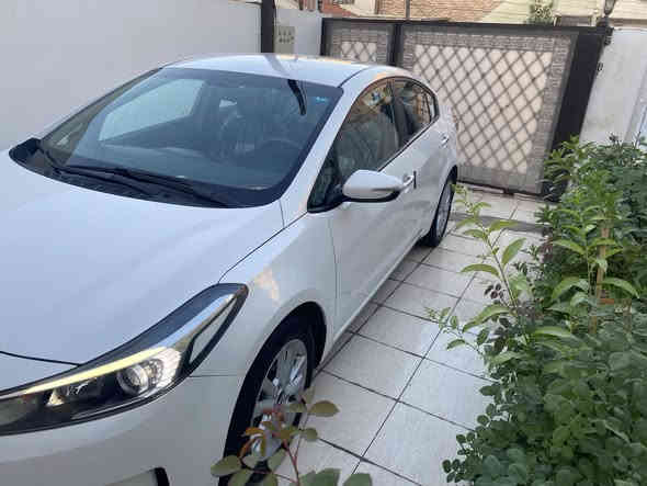 سلام عليكم اخوان كيا سيراتو موديل 2018 
كفاله من صبغ تبدل حالوب 
بيهه بارد فقط بالباب رصعه بالصندوق 
ماشيه ٥٧ حقيقي شرط حقيقي 
مواصفات سيارة 
تحكم سترين جهتين 
اشاير بالمري + مري شفط 
داخل لونين 
ويل كاب ٥ 
كامرا * شاشه 
مود دراف+ ٣ انظمه قيادة 
بغداد بسمي تحويل ثاني يوم 
سبير منازل سيارة لحد هذا اليوم 
سعر ١٤٣ بيهه مجال كلش بسيط
عنوان بغداد علي صالح قرب منصور كرخ
***********
