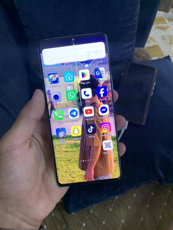سلام عليكم جهاز هونر x9a 5G جهاز مبدل شاشه وبيه خط ونقطه صغيره الجهاز كلشي شغال بي بس فقط شاشه وهاهيه كلشي شغال سيمكرت دبل السعر 110 وبي مجال رقم ***********
