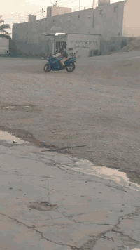 ماطور بطحه زازوكي لبيع 
محرك 2700
بي خيط بخار بدون تنقيص
شغال عوزه باتري صارلي فتره تاركه 
السعر 550وبي مجال بصيط 
مكانه جويبه ***********
