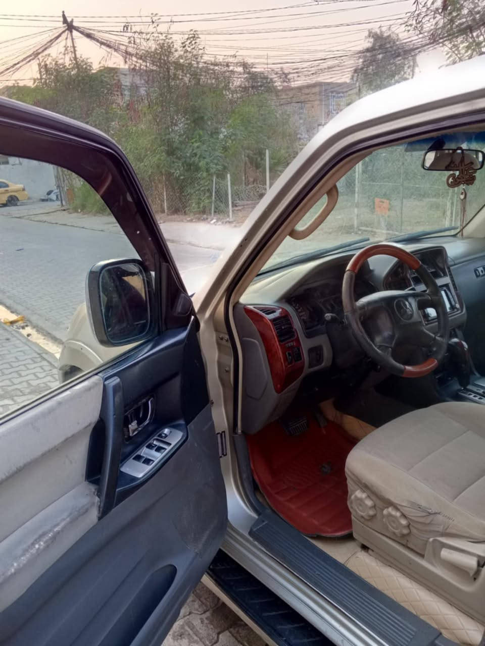 يالله السلام عليكم باجيرو ٢٠٠٥ مكينته ٣٠٠٠ رقم نجف سنويه ٢٠٢٨ بيها نوقص بصيطه سعرها ٧٥ وبيها مجال ***********
