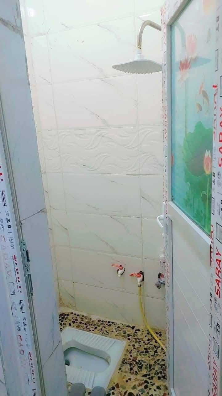 بسم الله الرحمن الرحيم
يحتوي لدينا مشتمل للإيجار 🏠

مساحه /60 متر  

يحتوي على 2غرف نوم +واستقبال +حولي +خدمات 

في الديوان 📍

إيجاره /450 وبي مجال 

مكتب الباسم للعقار 

  حسين الدراجي📞 *********** 

محمد الدراجي 📞   ***********
