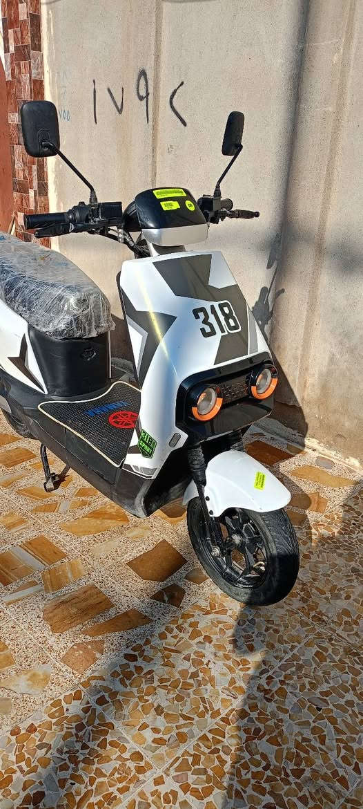 ماطور شحن للبيع مستخدم 3 أشهر بتريت ما مبدل سعر 600 وبي مجال باقي تفاصيل على اتصال رقم ***********
