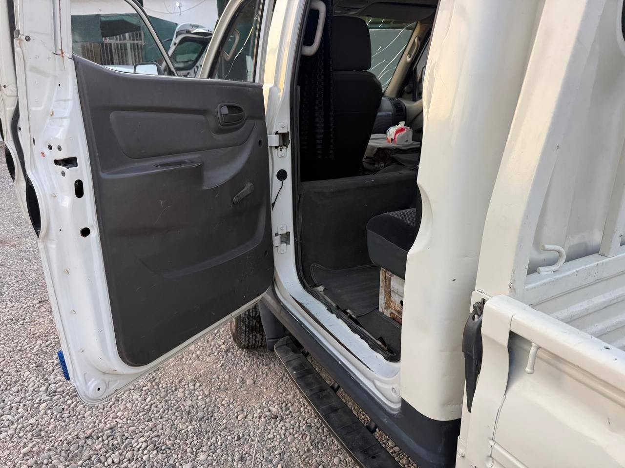 سيارة بورتر ٢٠٠٧ اداوت محرك ٣٠٠٠ مفتوح گير صدر تايرات كهربائيات تبريد للأستفسار *********** مكاني كركوك ناحية الزاب السعر ٤٢ وبيها مجال قليل
