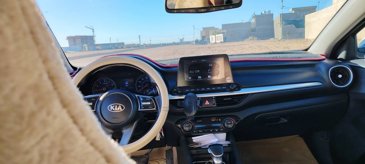 كيا فورتي موديل 19محرك 2000 دوش 
مكاني كربلاء 
تبريد ثلج 

تحكم ستيرن جهتين 

مانع انزلاق 

تحديد مسار 

ثلاث انظمة قياده عادي وسبورت وسمارت 

وباقي المواصفات معروفه 

الضرر مال امريكا الجاملغ الامامي جهه السايق والبنيد وباب السايق بي شخط وصبغته
السعر 126 
***********
