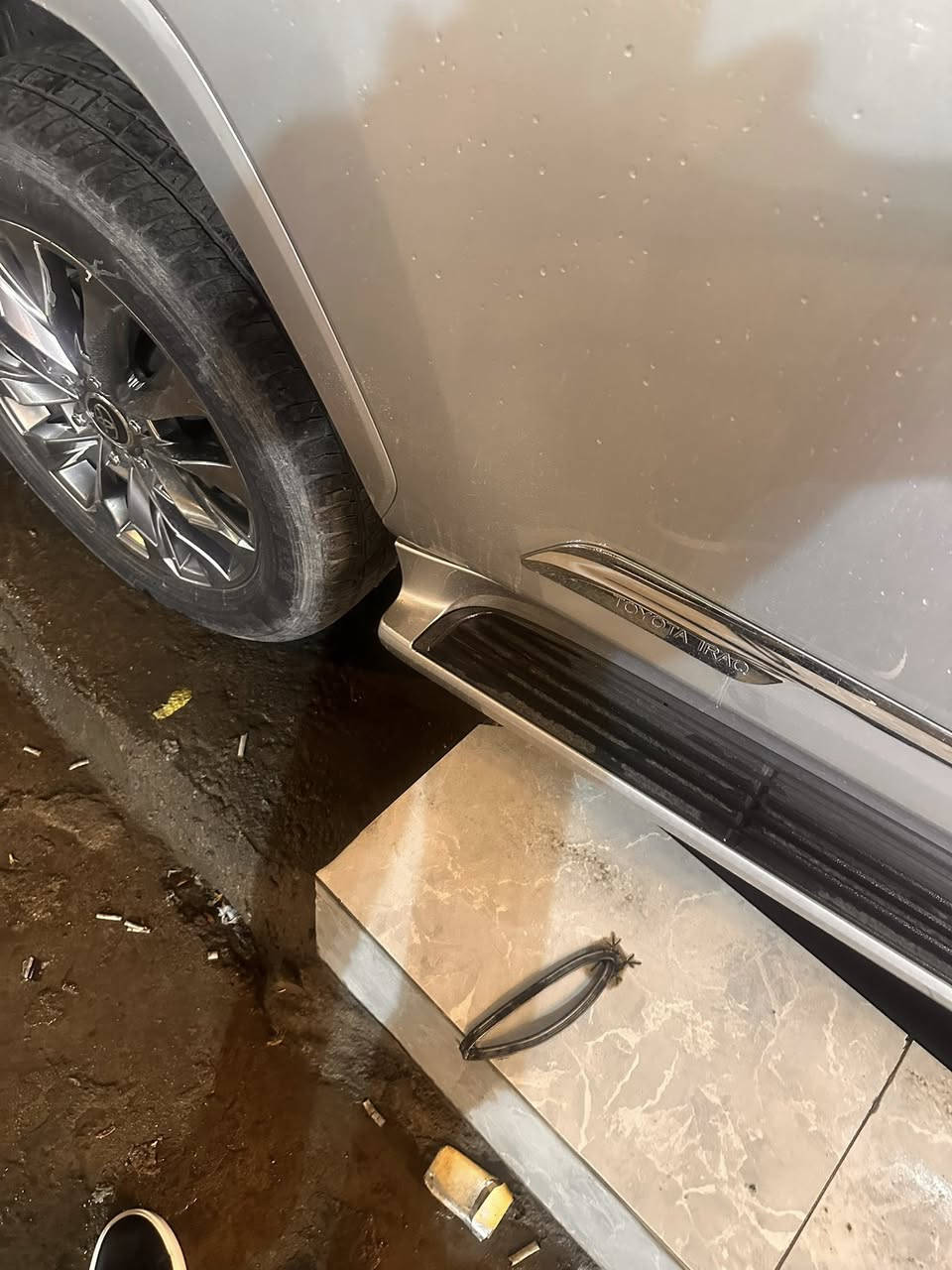 #للايجار____في____السيدية
شقة نظيفة درجة اولى مؤثثة بالكامل 

تحتوي على غرفتين نوم صالة مطبخ وخدمات 

(ترهم شباب)

قيمة الاجار:750 الف 

للاستفسار:***********

او زيارة مكتب الفهد الهندسي للمقاولات العامة/شارع جامع الاقصى مقابل مكتبة الحكم سنتر
