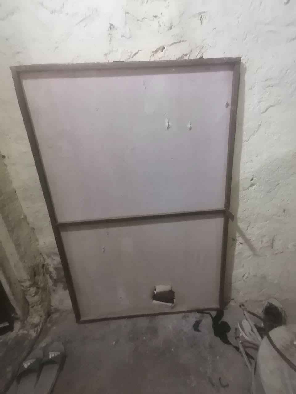 سلام عليكم عارضات بوسترات محلات للبيع ***********
