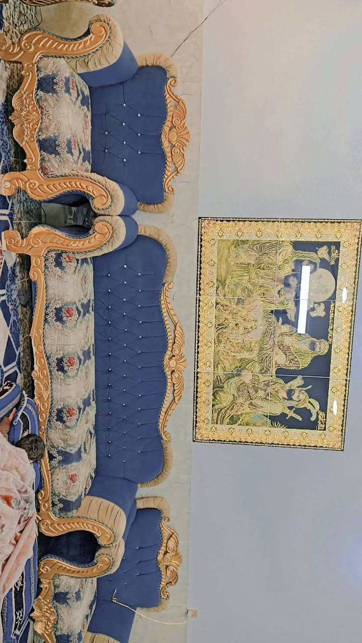 تخم للبيع مكون من 8 مقاعد جديد مابي اي كسر ولا شق نضافته 95 % رقم الهاتف *********** مكان بغداد حي الكراد قطاع 18
