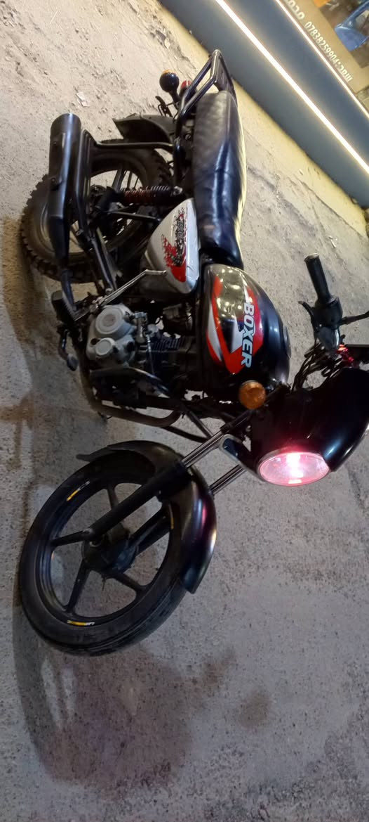 بوكسر 22 محسوبه على 23 اوراق كامله شرط ترقيم مكفوله بيها نواقص خفيفه للبيع سعر مليون و300
عنوان منصور ***********
