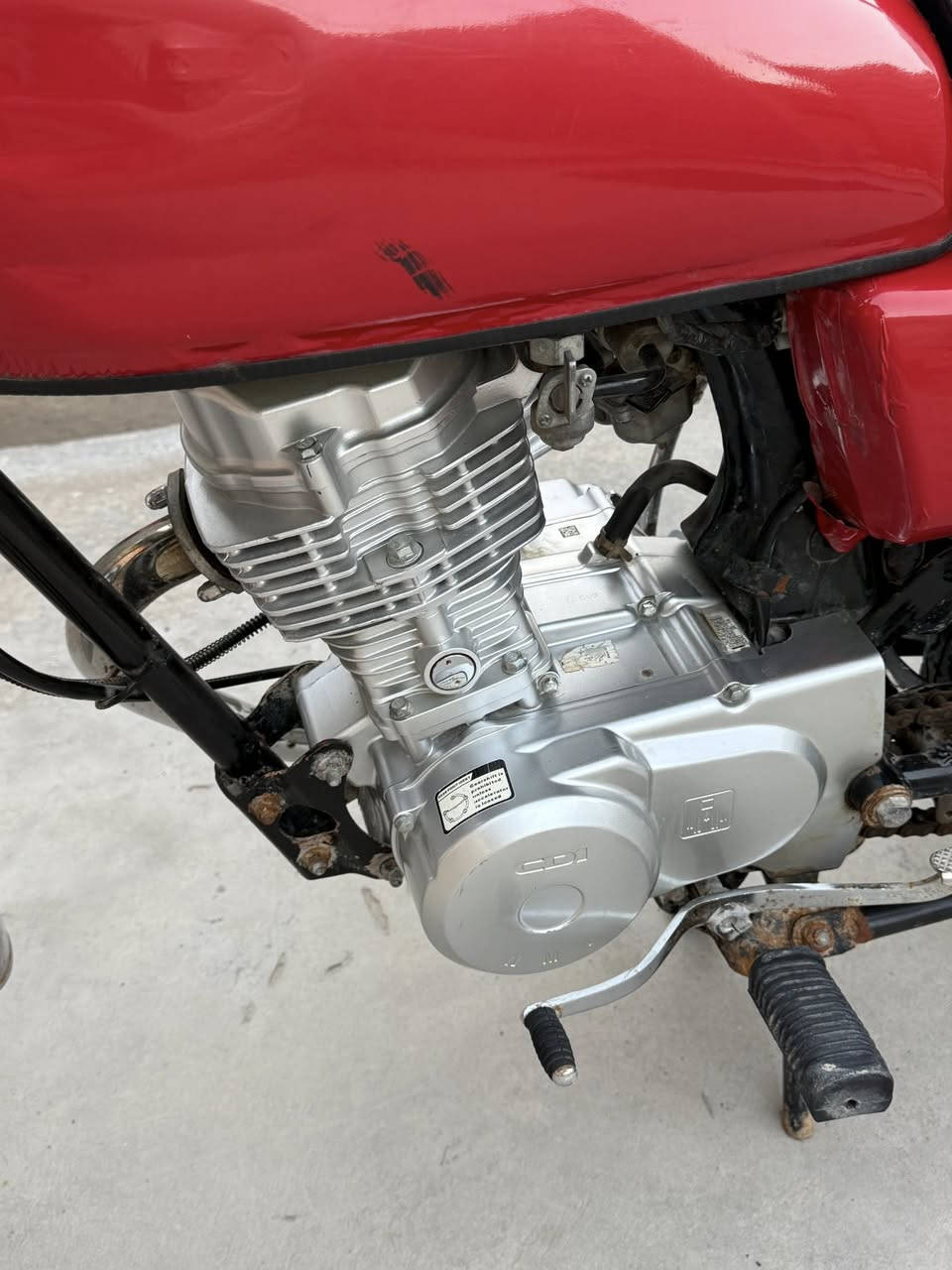 سلام عليكم دراجة رقم وسنوية رقم انكليزي مستلم سنوية باقي بس اللوحات شاصي نامه مديل 15 مكينه مامفتوحة السعر 1500 ***********
