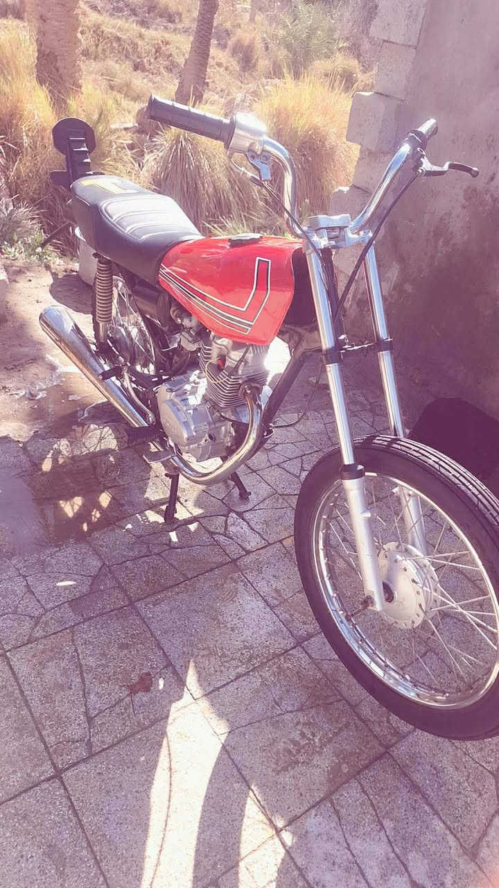 سلام عليكم
اربعه كير للبيع موديل 22 محرك نامه مفتوح بستم ولفات فقط دراجه تعمير جديد 
السعر 400 مكاني غماس 
مكلف بنشر اخوان 
*********** رقم صاحبه
